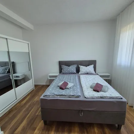 Olivera 2 Apartment *